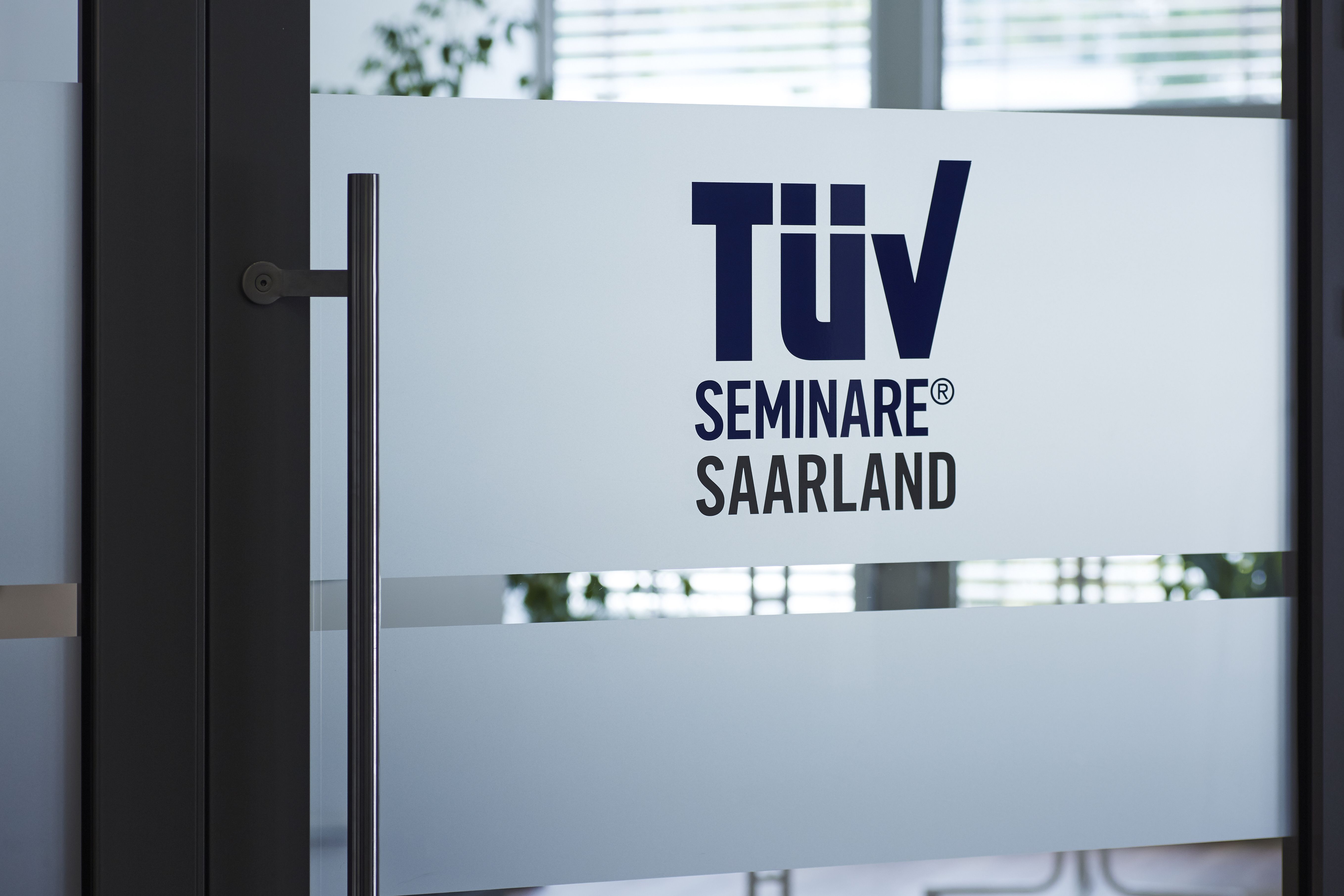 Oee-Institute-Tuev-Saarland
